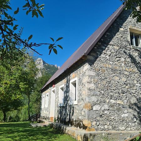 Guest House Emanueli Tropoje Zewnętrze zdjęcie