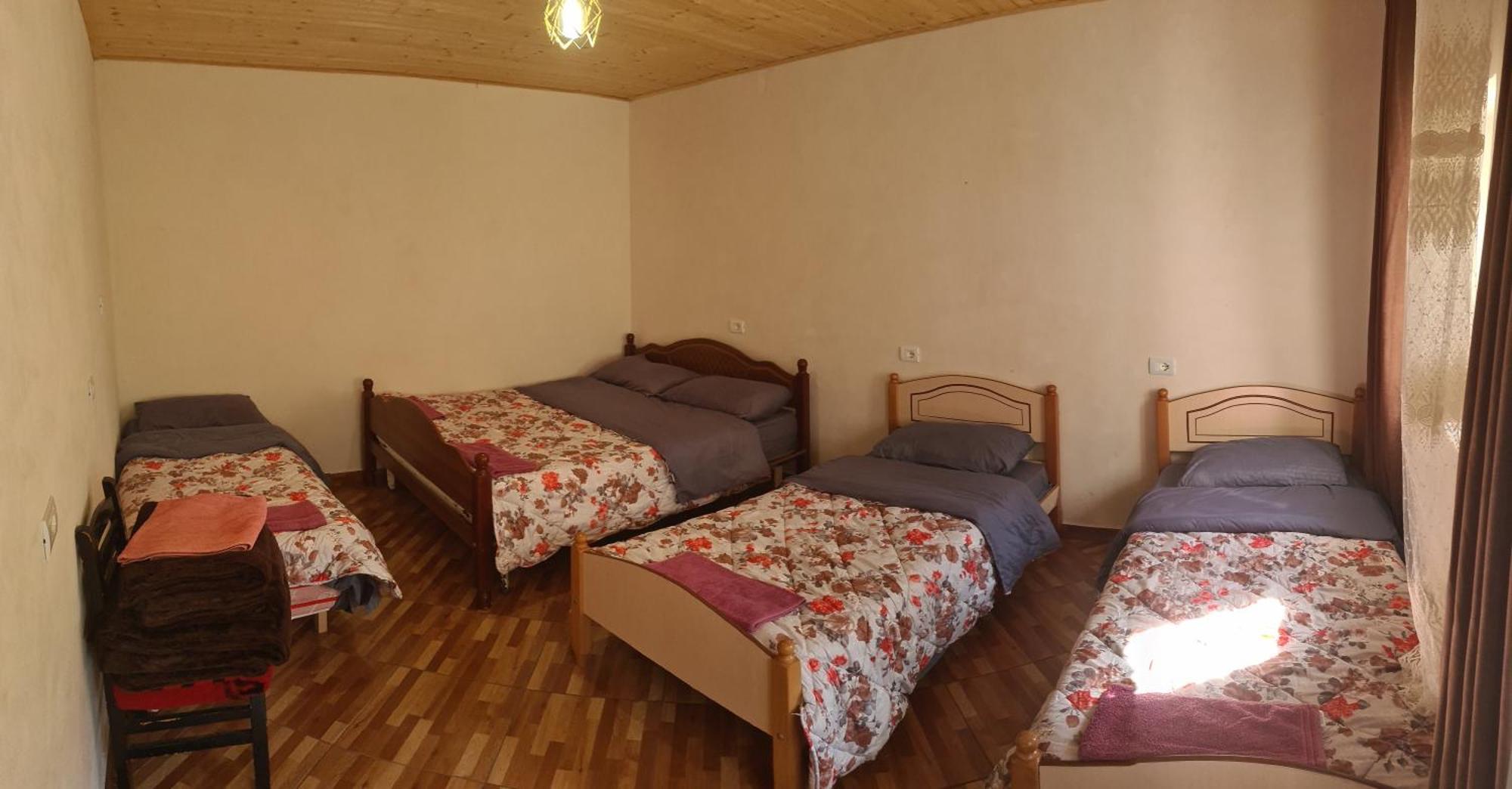 Guest House Emanueli Tropoje Zewnętrze zdjęcie